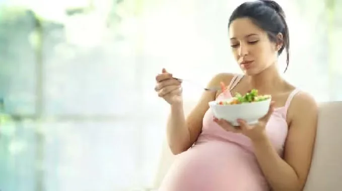 You can eat mangoes like this during pregnancy without any ill effects on health