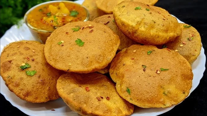 Urad Dal ki Masala Poori: Make urad dal masala poori at home in winter, here is the recipe